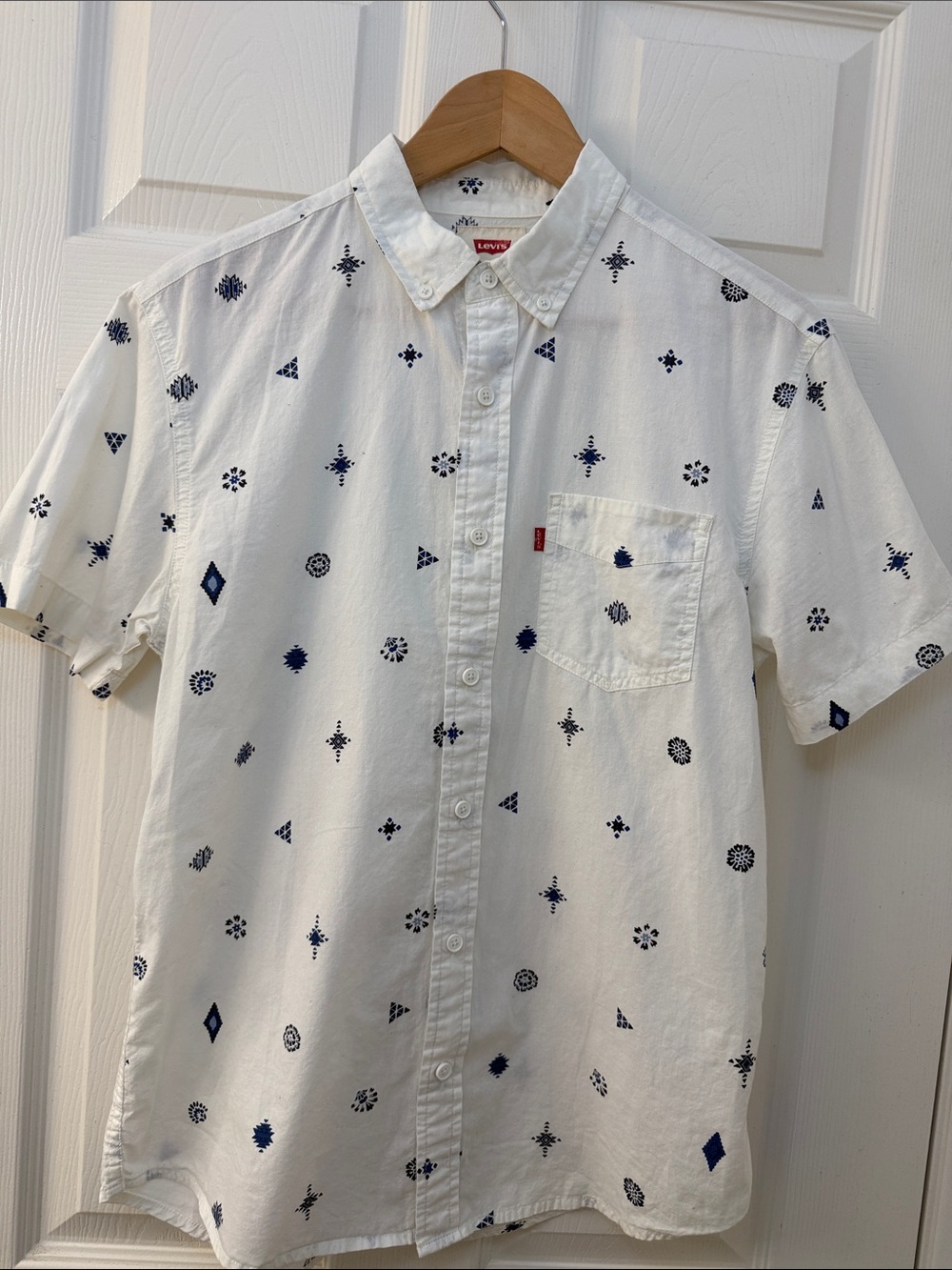 Levi's White Short-Sleeve Button-Down Shirt with Navy Motif